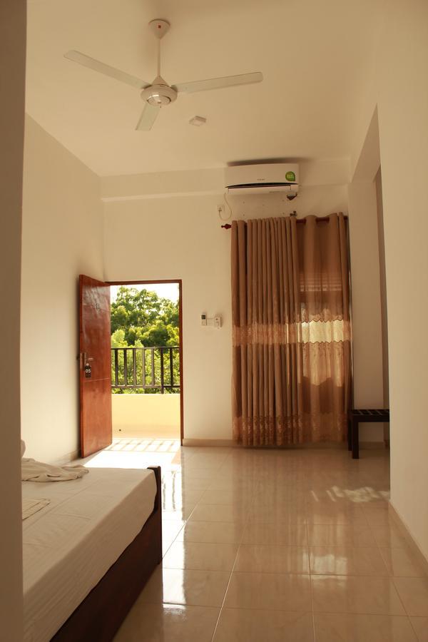 Pearl City Hotel Tissamaharama Ngoại thất bức ảnh