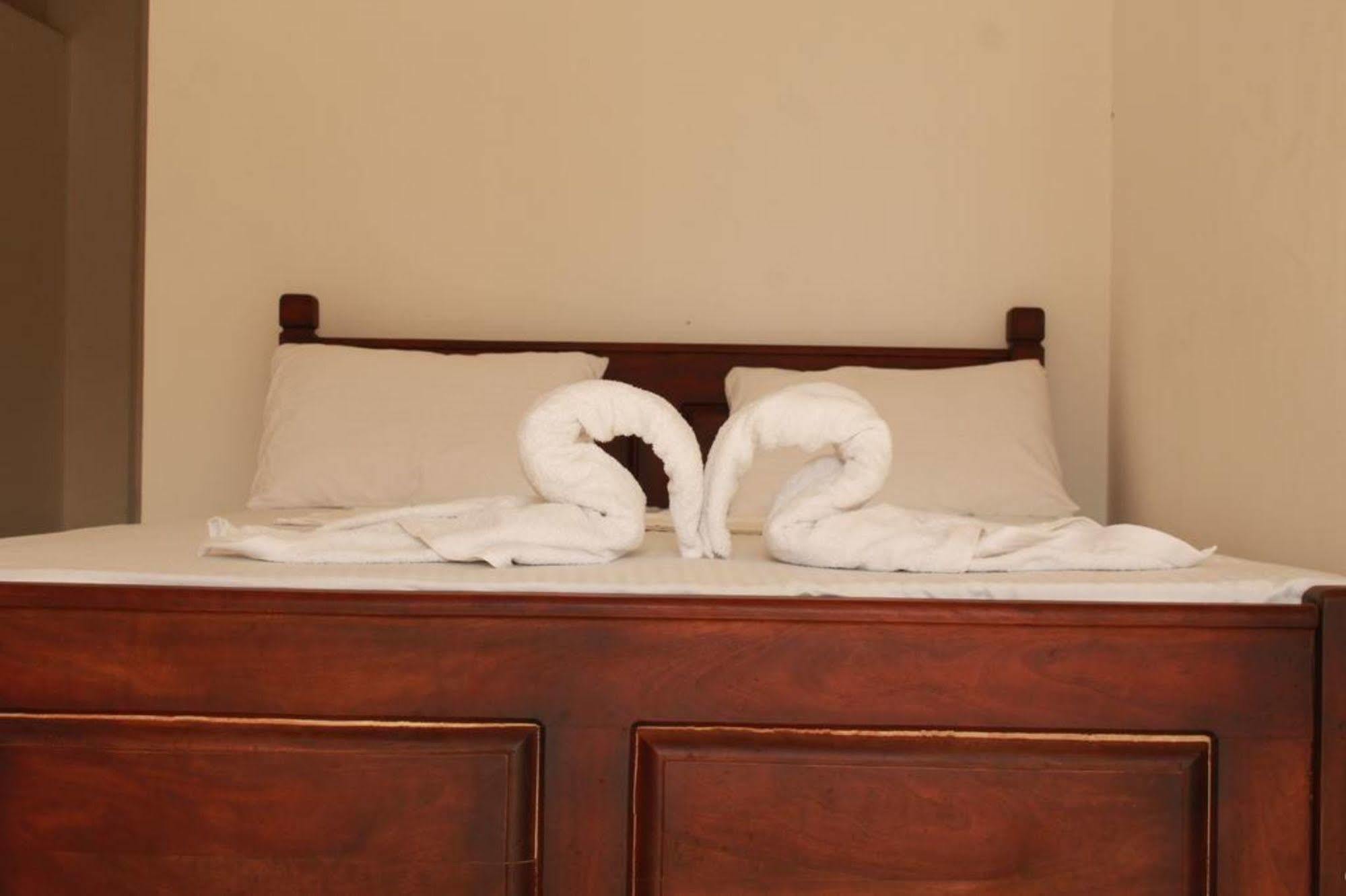 Pearl City Hotel Tissamaharama Ngoại thất bức ảnh